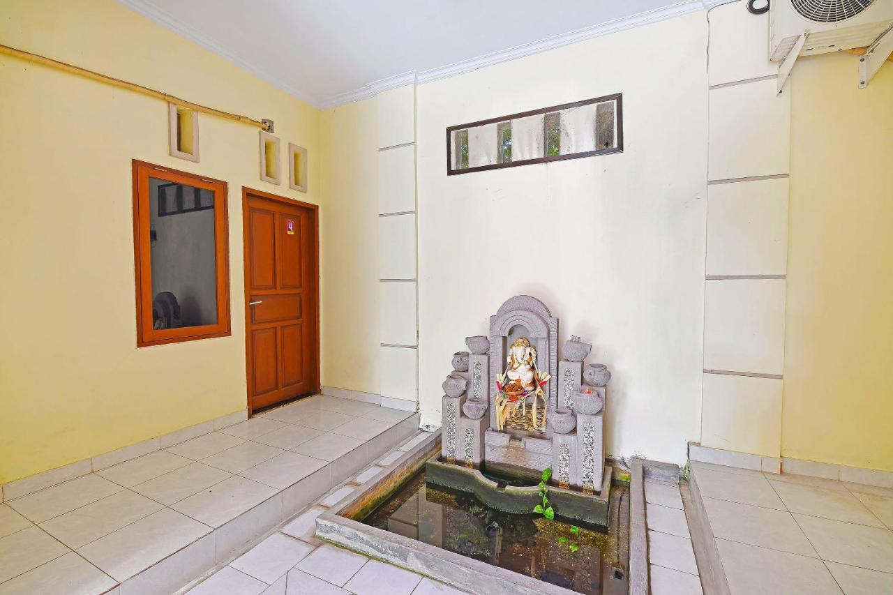 Oyo 91445 Sandat Guest House Denpasar Exteriör bild