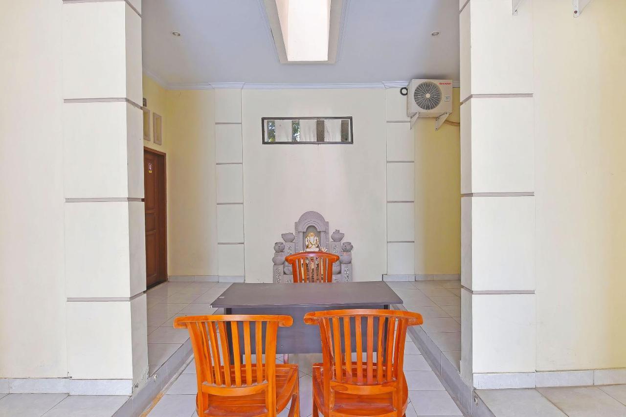 Oyo 91445 Sandat Guest House Denpasar Exteriör bild