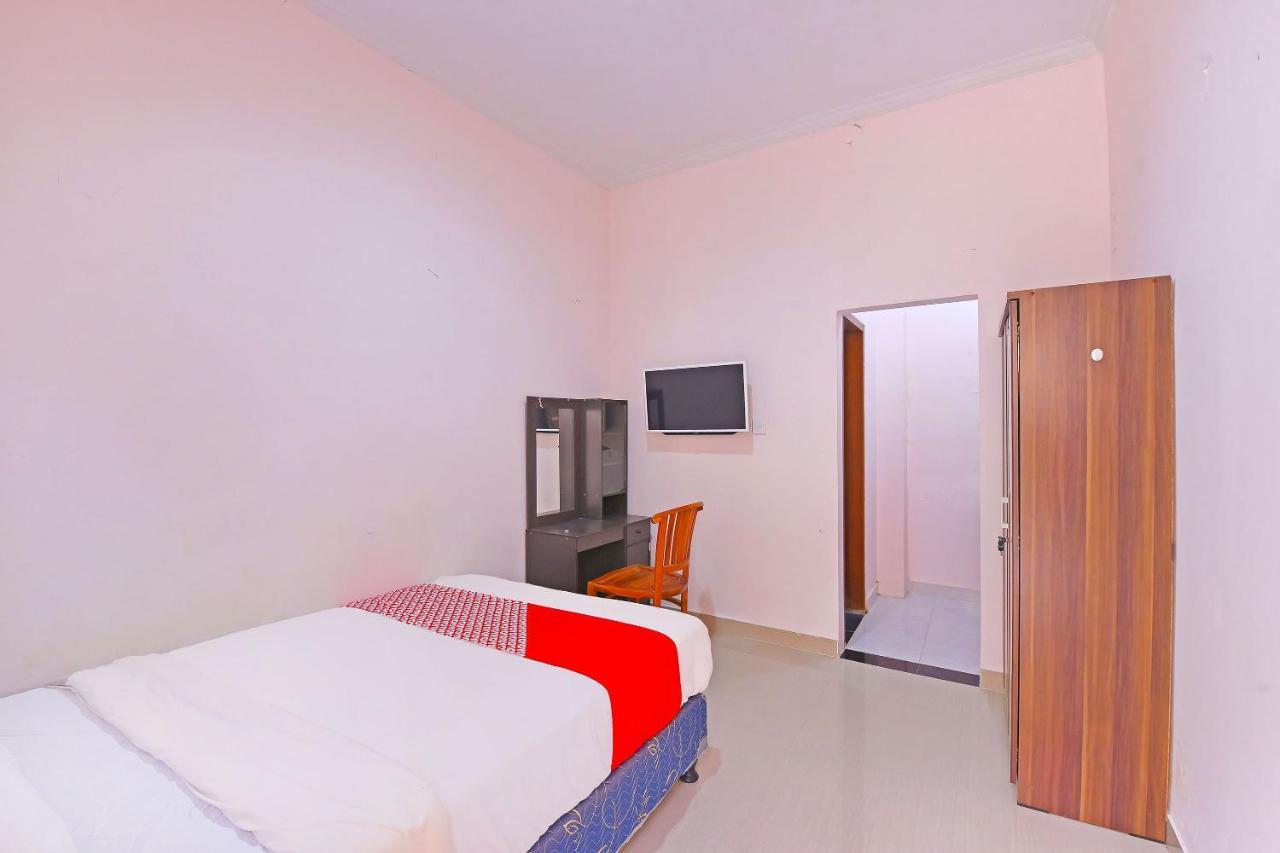Oyo 91445 Sandat Guest House Denpasar Exteriör bild